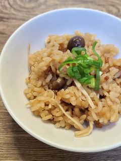 たっぷりキノコの炊き込みご飯-レシピのメイン写真