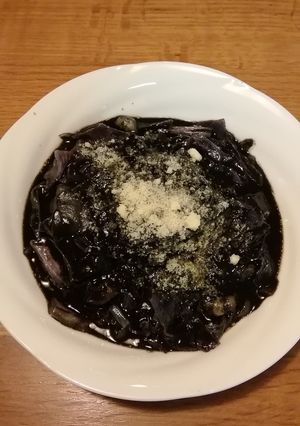 紫キャベツのイカスミ煮-レシピのメイン写真