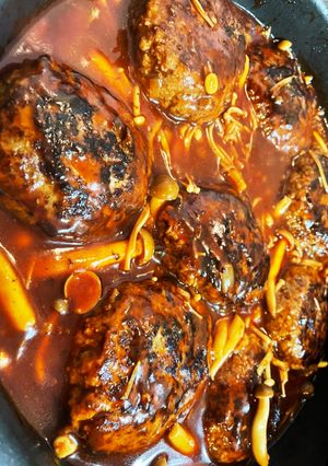 ワンパン！きのこの煮込みハンバーグ-レシピのメイン写真