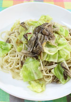 春キャベツと舞茸の簡単＊ペペロンチーノ-レシピのメイン写真
