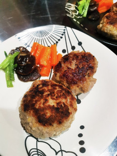 肉感と肉汁のハンバーグ-レシピのメイン写真