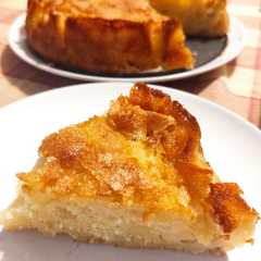 รูปของ おばあちゃんの田舎風リンゴケーキ