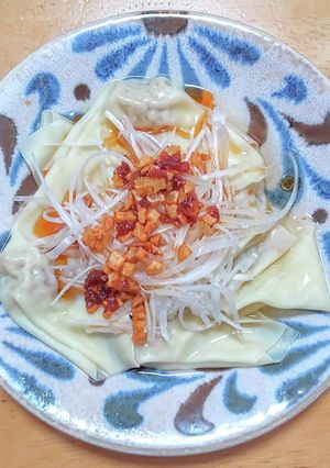 ワンタンと白髪葱の熱々ニンニクごま油がけ-レシピのメイン写真