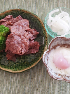 牛肉の温泉卵添えー温泉卵の活用-レシピのメイン写真