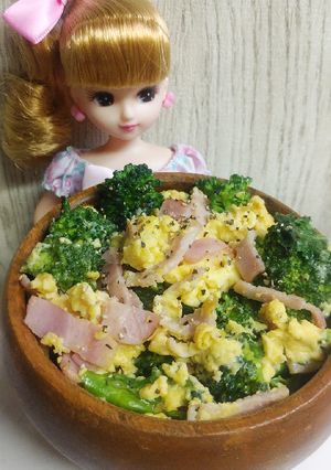 リカちゃん♡ブロッコリーベーコンエッグ♧-レシピのメイン写真