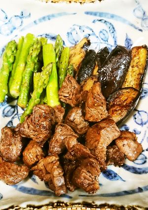 野菜も一緒に、サイコロステーキ-レシピのメイン写真