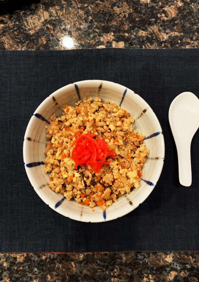 鶏ひき肉と豆腐のそぼろ丼☆簡単ふわふわ♪-レシピのメイン写真