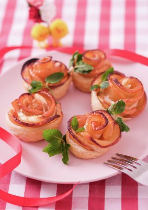 【母の日レシピ】林檎とチキンの花パイ✿-レシピのメイン写真