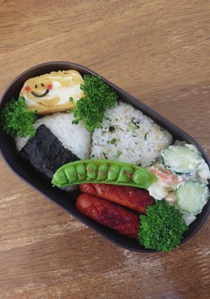 JK☆春のおにぎり弁当♪-レシピのメイン写真