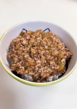 ザーサイ入りひき肉丼-レシピのメイン写真