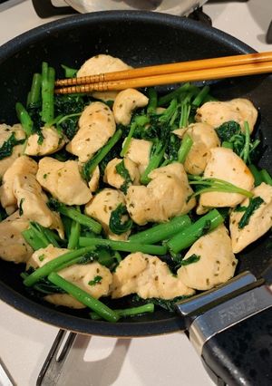 鶏ササミと明日葉のバジルソース炒め-レシピのメイン写真