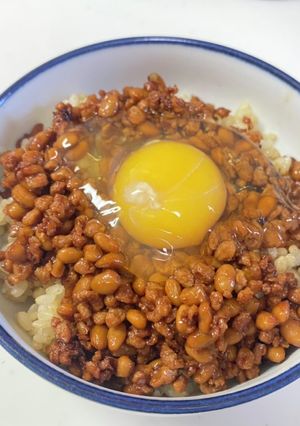 簡単ヘルシー！大豆ミートのスタミナ納豆丼-レシピのメイン写真