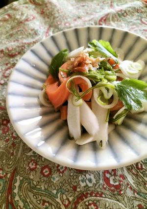 春の和え物♩サーモンとうどの梅めかぶ-レシピのメイン写真