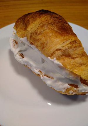 ホイップクリームクロワッサン-レシピのメイン写真