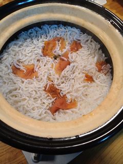 かまどさんdeしらす梅干しの炊き込みご飯-レシピのメイン写真