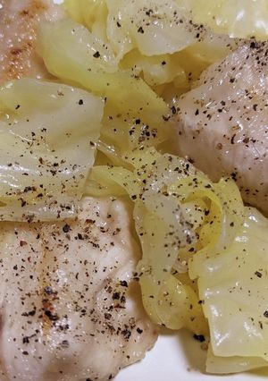 キャベツと鶏むね肉と新玉ねぎのコンソメ煮-レシピのメイン写真
