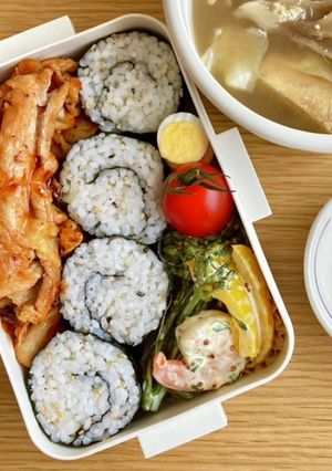 弁当箱に入れやすい！ぐるぐるおにぎり-レシピのメイン写真
