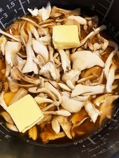 舞茸のバター醤油炊き込みご飯-レシピのメイン写真