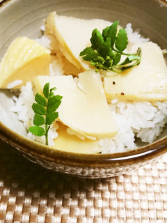 下味をつけたタケノコで炊くタケノコご飯-レシピのメイン写真