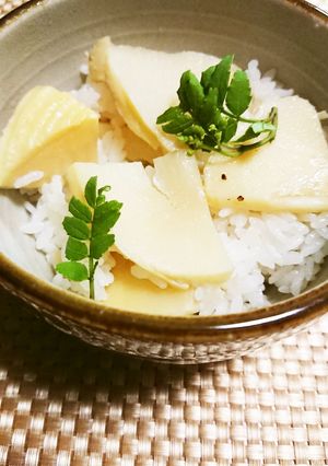 下味をつけたタケノコで炊くタケノコご飯-レシピのメイン写真