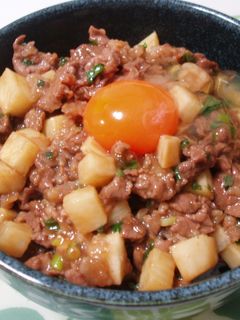 簡単♪牛肉と山芋丼-レシピのメイン写真