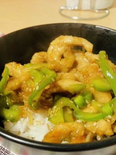 青椒肉絲鶏むね肉丼 ♪-レシピのメイン写真