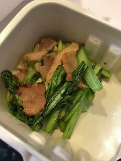 小松菜とベーコンの炒め物-レシピのメイン写真