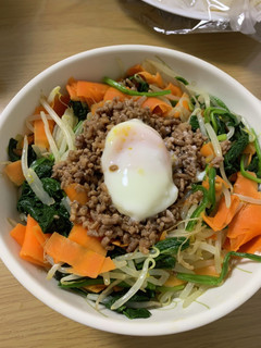 簡単。ガッツリヘルシーなビビンバ丼-レシピのメイン写真