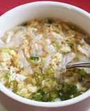 あごだしのこんにゃくめん入り中華スープ