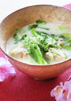春キャベツと鶏肉の豆乳味噌スープ-レシピのメイン写真