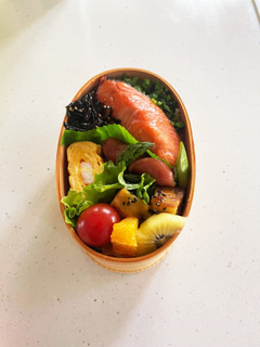 私のお弁当⑧紅鮭弁当に大学芋も。。-レシピのメイン写真