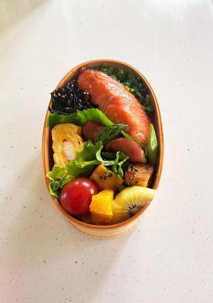 私のお弁当⑧紅鮭弁当に大学芋も。。-レシピのメイン写真