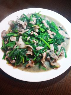 簡単☆豚肉とほうれん草の黒ごま味噌炒め-レシピのメイン写真