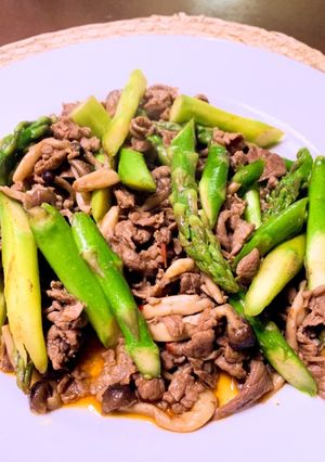 簡単台湾風！牛肉とアスパラの豆板醤炒め-レシピのメイン写真