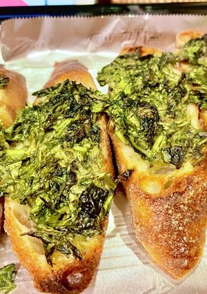 パクチーの手抜きジェノベーゼ風トースト-レシピのメイン写真