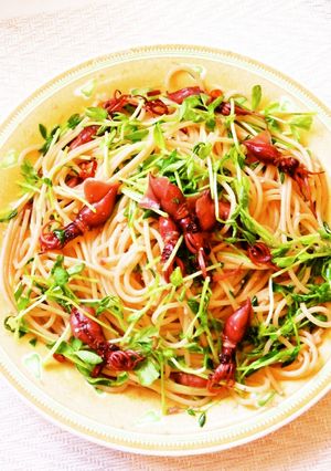 😊簡単♪ほたるいかと豆苗のペペロンチーノ-レシピのメイン写真