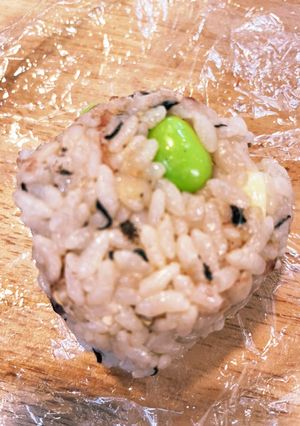 ローソンもち麦入枝豆とチーズのおにぎり風-レシピのメイン写真