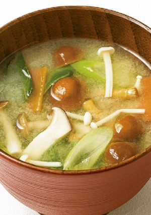 きのこと野菜たっぷりみそ汁-レシピのメイン写真