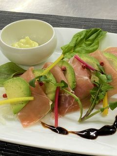 生ハムとアボカド 山葵マヨネーズ-レシピのメイン写真