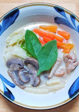 鶏もも肉と野菜とキノコのミルク煮-レシピのメイン写真