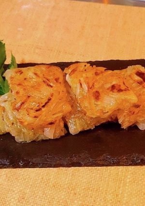 【人気新玉ねぎ餅】材料1つ混ぜて焼くだけ-レシピのメイン写真