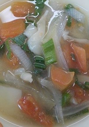 南房総市給食◆トマトの減塩味噌汁-レシピのメイン写真