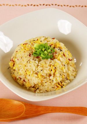 赤しそちりめんチャーハン-レシピのメイン写真