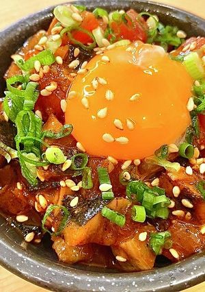 カツオたたきの月見ユッケ-レシピのメイン写真