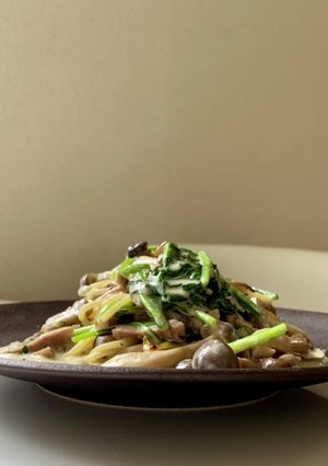 ぱすた日記/法蓮草と占地のミルクスパ-レシピのメイン写真
