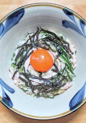 山芋とろろとキュウリでサラダチキン丼-レシピのメイン写真