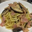 鍋の素で簡単〜椎茸とベーコンのパスタ