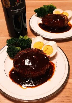 簡単♪セロリの葉と新玉ねぎのハンバーグ-レシピのメイン写真