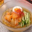 梨キムチの韓国風冷麺
