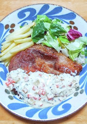 豚ロース厚切りソテーのチーズクリームがけ-レシピのメイン写真